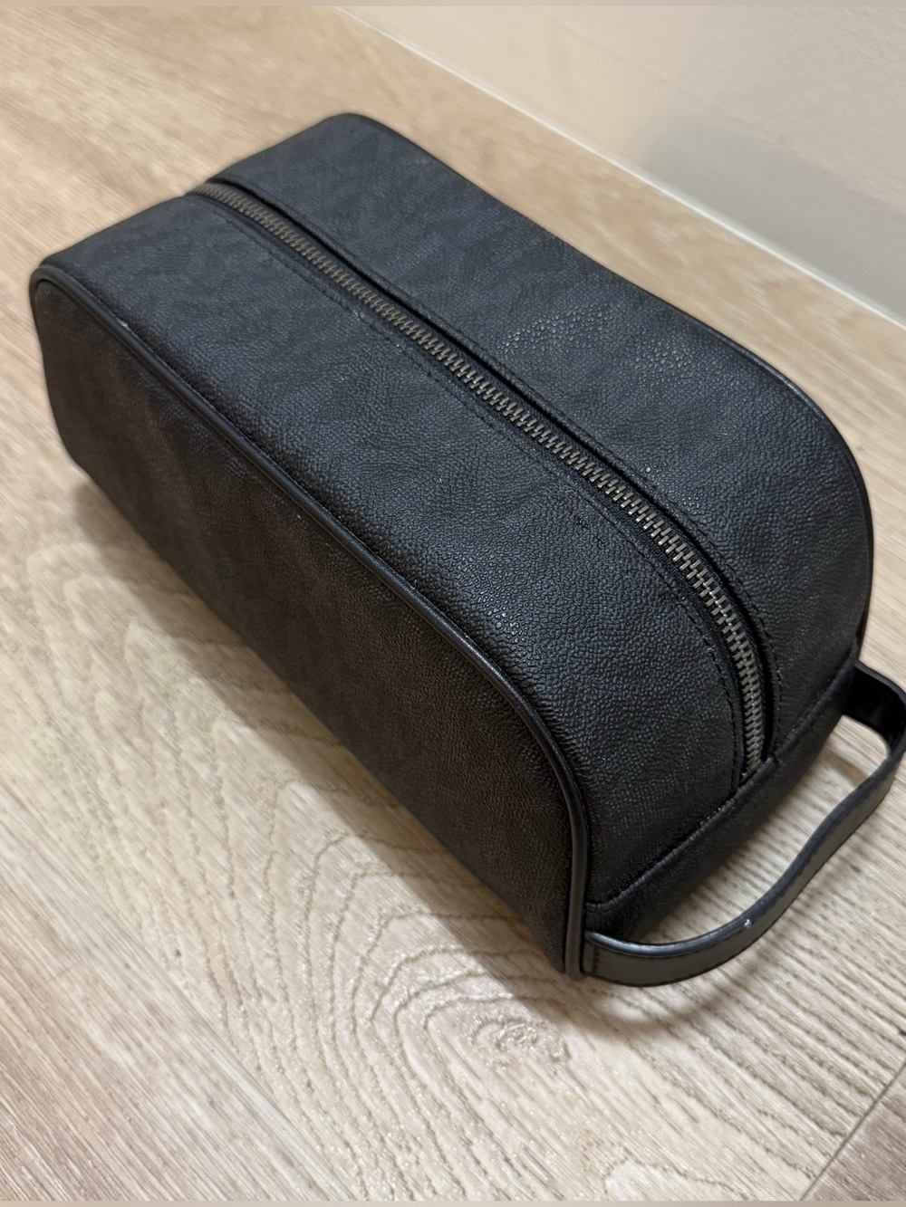 Michael Kors Toiletry Bag